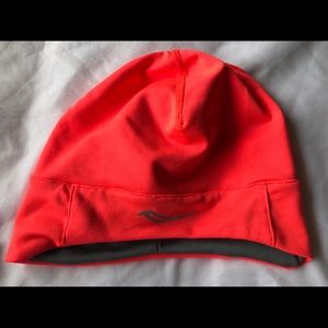 Saucony Women's Drylete Ponytail Skull cap